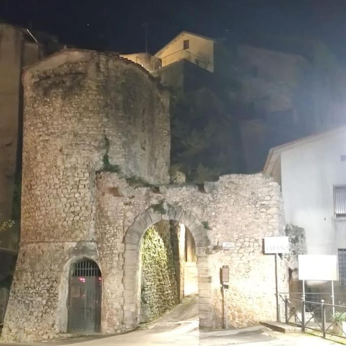 Casa In Antico Borgo Medievale A Tarano Ri, Via Giacomo Leopardi, 15 Villa Exterior photo